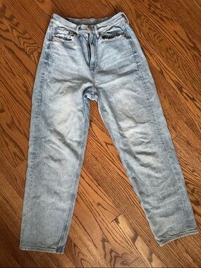 American Eagle Women’s Baggy Jeans- Size 4 Short